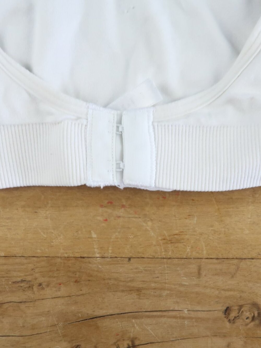 ZENANA OUTFITTERS WHITE T SHIRT BRA WITH ADJUSTABLE STRAPS SIZE S/M - Picture 5 of 7